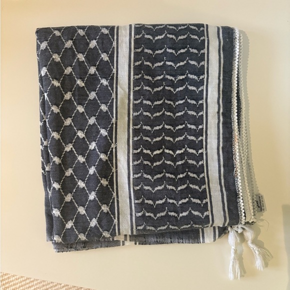 Handmade Keffiyeh, Middle Eastern scarf - Picture 1 of 7